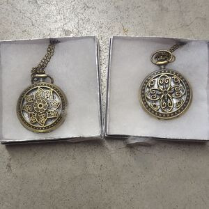 Antique Retro look Hollow Rose/Flowers Openwork Quartz Pocket Watch